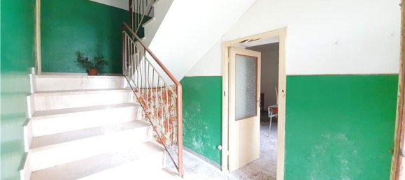 Casa de 6 habitaciónes en Lanciano, Italy No. 62689 13