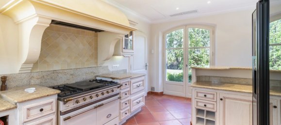 Villa de 4 dormitorios en Tourrettes, France No. 36 8