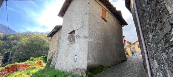 2 bedrooms House in Calolziocorte, Italy No. 88751 5