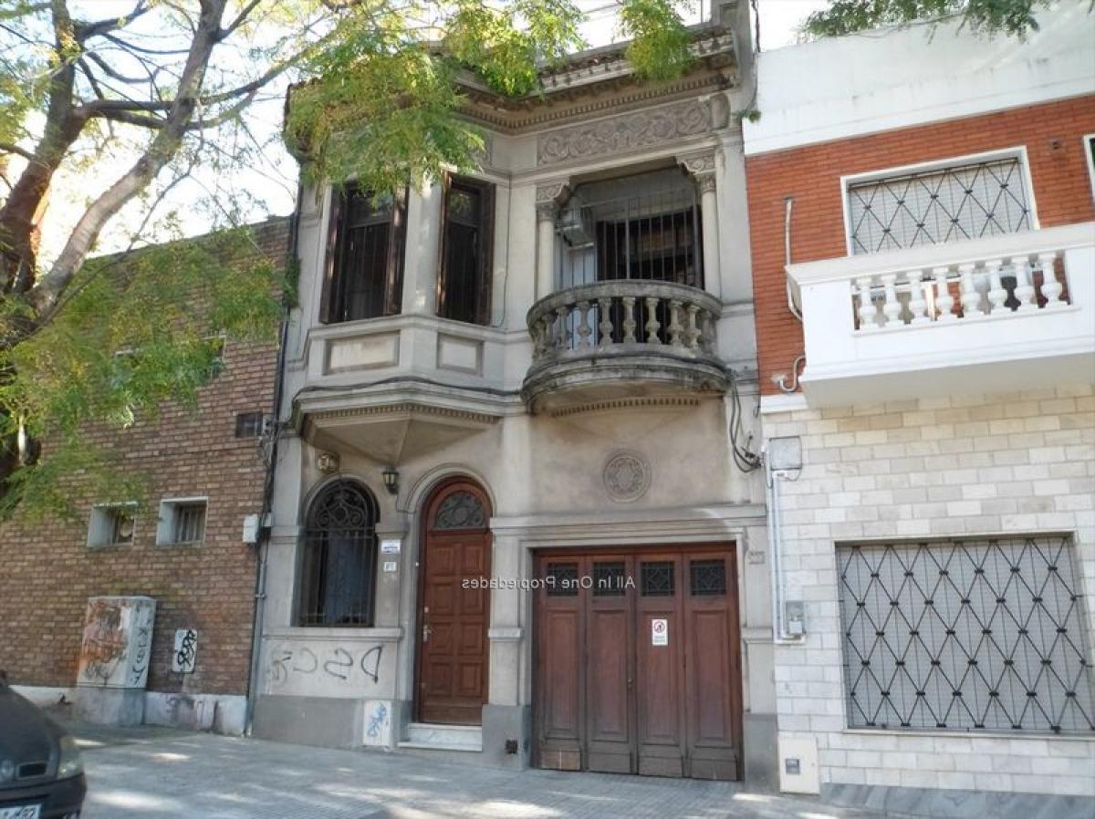 3 bedrooms House in Montevideo, Uruguay No. 1642