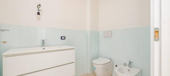 6-salle Appartement à Milan, Italy No. 242201 32