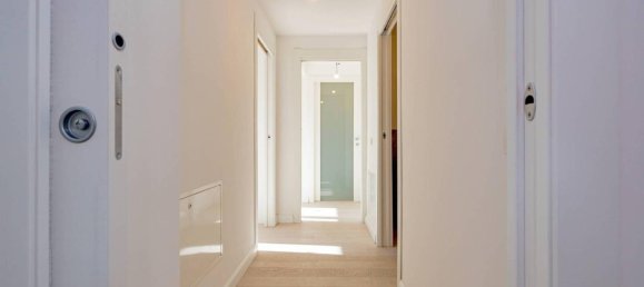 6-salle Appartement à Milan, Italy No. 242201 17