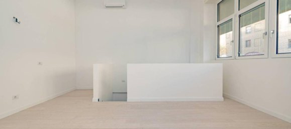 6-salle Appartement à Milan, Italy No. 242201 36