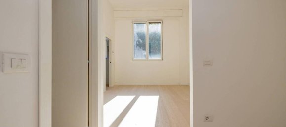 6-salle Appartement à Milan, Italy No. 242201 5