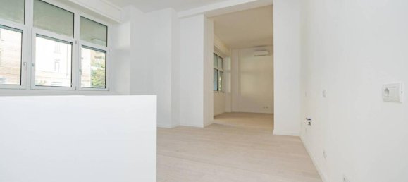 6-salle Appartement à Milan, Italy No. 242201 40