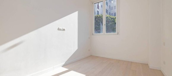 6-salle Appartement à Milan, Italy No. 242201 30