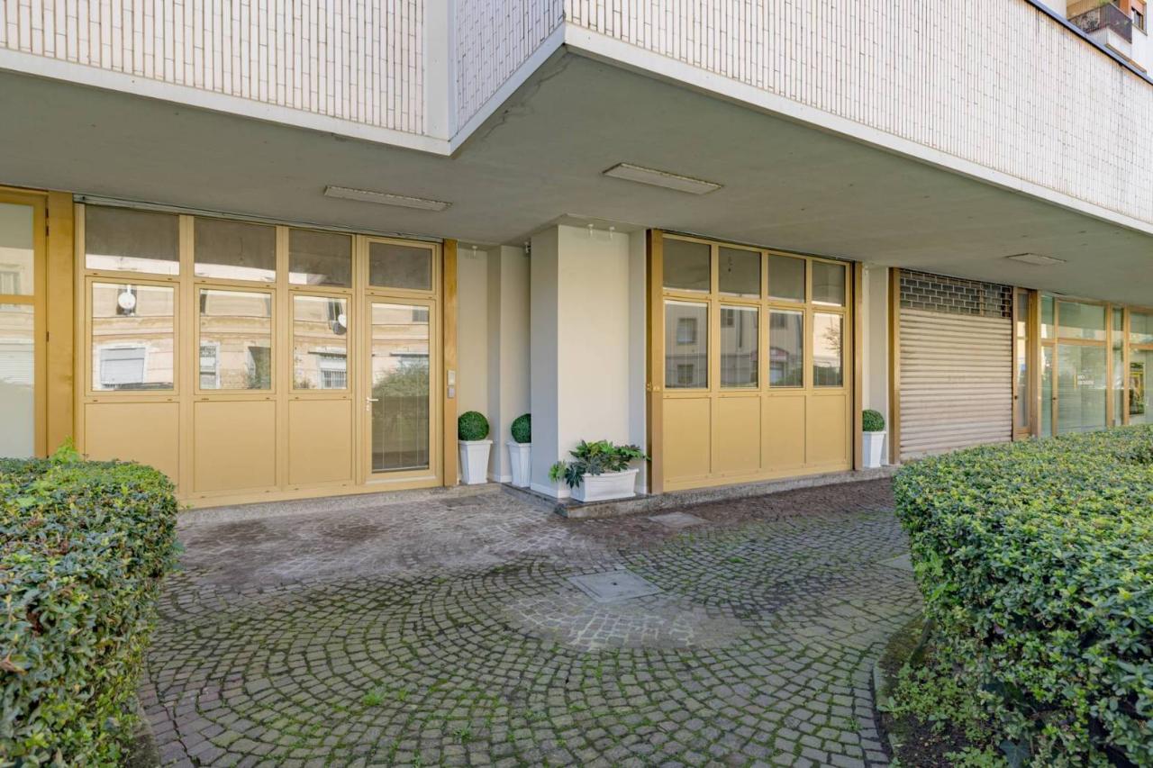 6-salle Appartement à Milan, Italy No. 242201