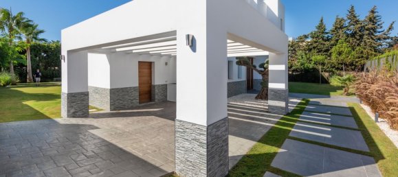 4 bedrooms Villa in Estepona, Spain No. 119709 23