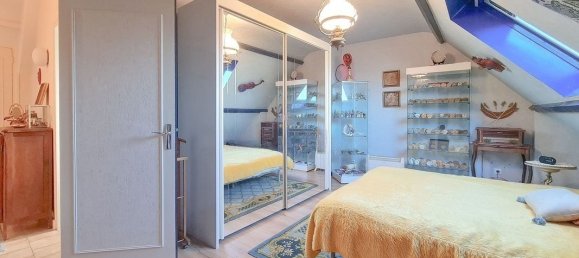 4 bedrooms House in Mettray, France No. 48236 2