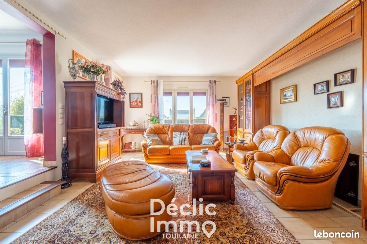 4 bedrooms House in Mettray, France No. 48236