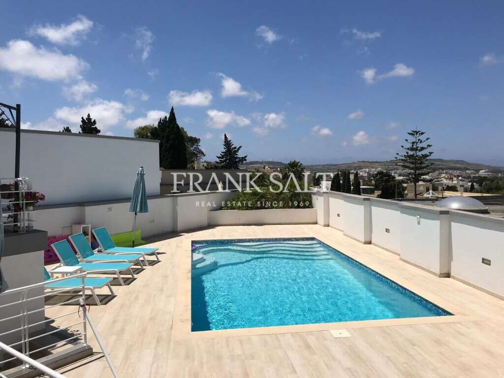 4 bedrooms Villa in Naxxar, Malta No. 6705