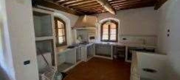 5 rooms Apartment in Pescaglia, Italy No. 189346 14