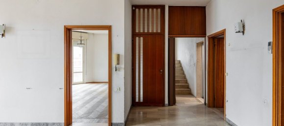 7 rooms Penthouse in Lugo, Italy No. 145236 3