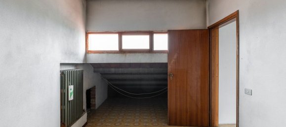 7 rooms Penthouse in Lugo, Italy No. 145236 22