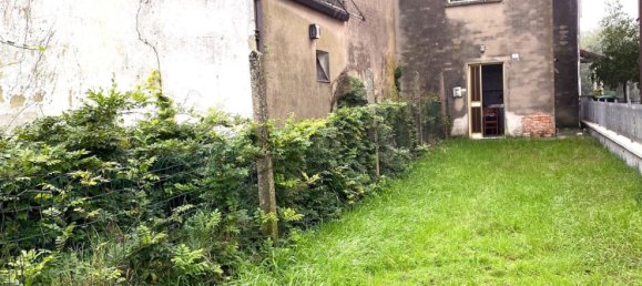 5 rooms House in Codigoro, Italy No. 16619 2