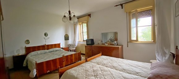 5 rooms House in Codigoro, Italy No. 16619 11