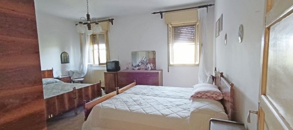 5 rooms House in Codigoro, Italy No. 16619 16