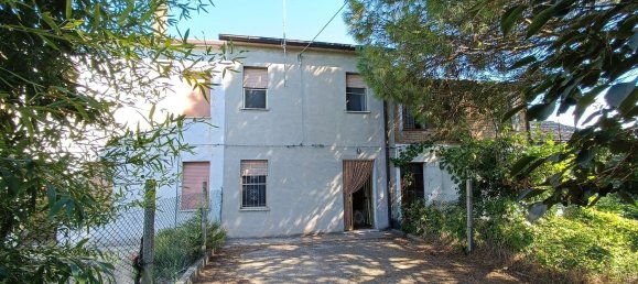 5 rooms House in Codigoro, Italy No. 16619 22