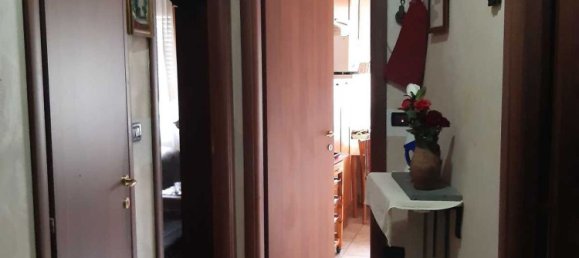 3 rooms Apartment in Turin, Italy No. 15639 4