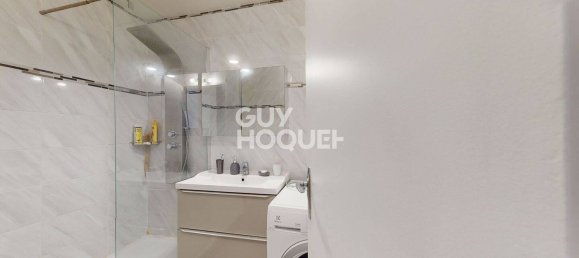 Квартира с 3 спальнями в Ле Лила, Франция № 161910 8