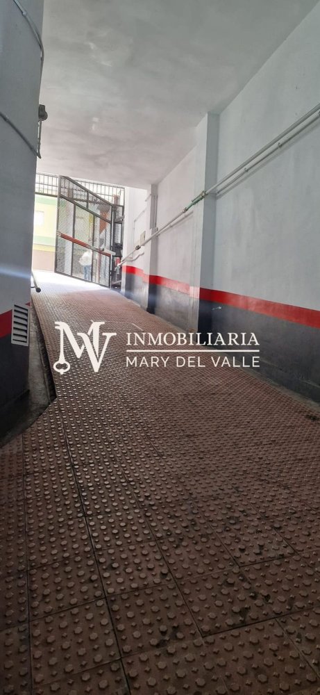 Garage in Santa Cruz de Tenerife, Spain 12m², Nr. 136828