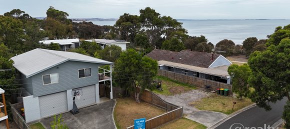 4 bedrooms House in Corinella, Australia No. 773 25