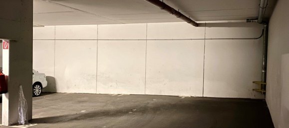 Garage à Penzing, Austria No. 134584 2