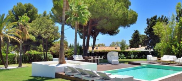 6 bedrooms Villa in Marbella, Spain No. 585 21