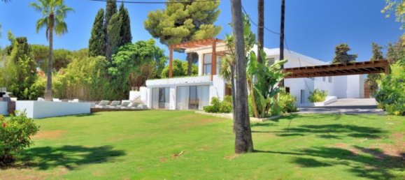 6 bedrooms Villa in Marbella, Spain No. 585 5