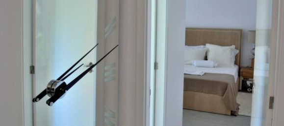 6 bedrooms Villa in Marbella, Spain No. 585 18