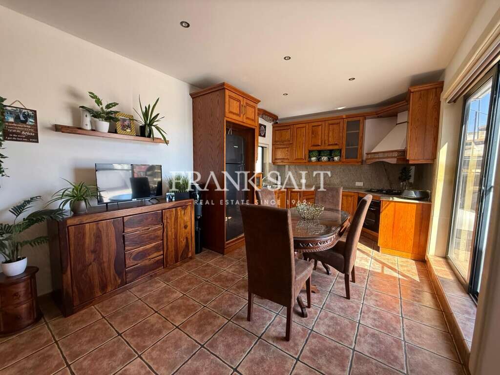 2 bedrooms Penthouse in Zabbar, Malta No. 2805