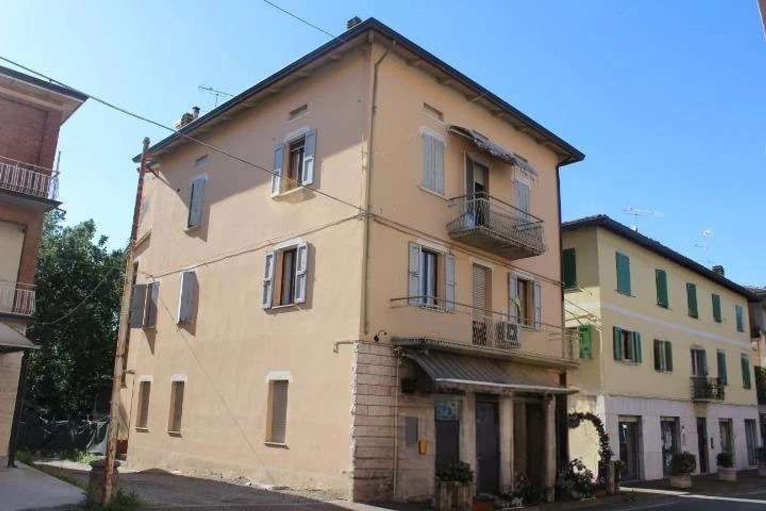 8-salle Appartement à Canossa, Italy No. 22851