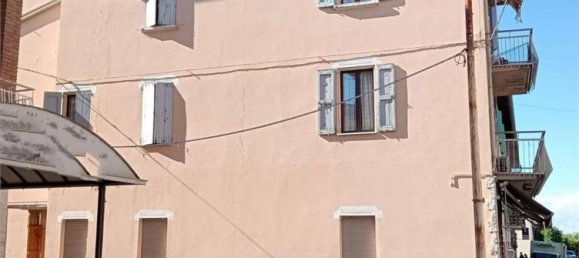 8-salle Appartement à Canossa, Italy No. 22851 3