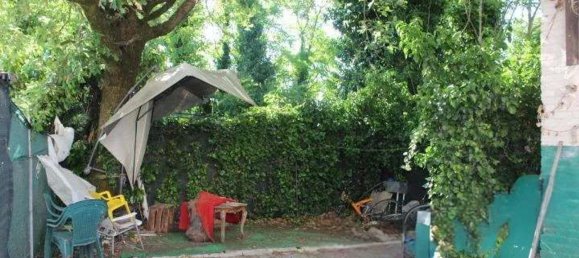 8-salle Appartement à Canossa, Italy No. 22851 5