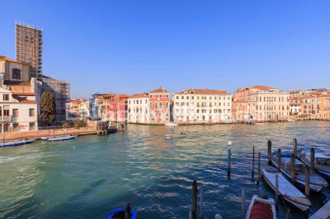 4 bedrooms Apartment in Venice, Italy No. 128376