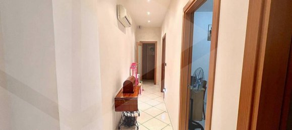 3غرفة شقة في Molfetta, Italy رقم 18831 18