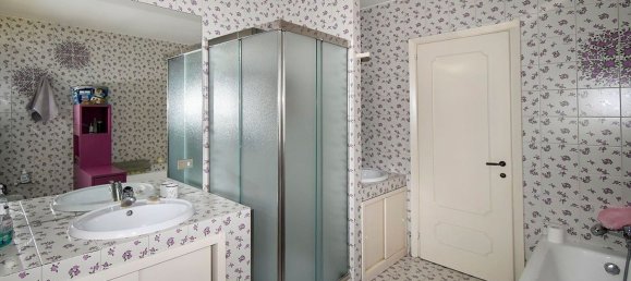 5 rooms Apartment in Legnano, Italy No. 95729 26