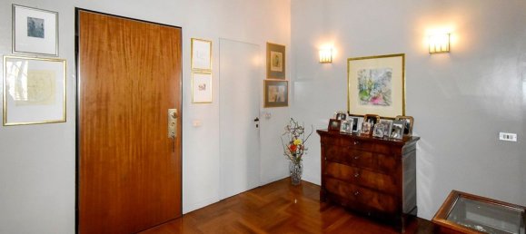 5 rooms Apartment in Legnano, Italy No. 95729 7