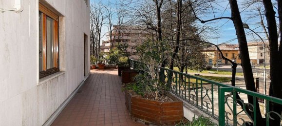 5 rooms Apartment in Legnano, Italy No. 95729 29