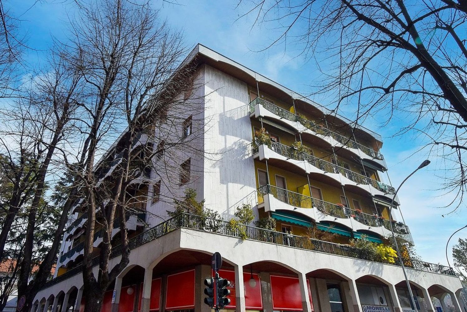 5 rooms Apartment in Legnano, Italy No. 95729