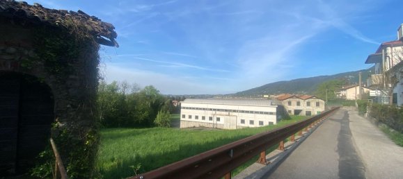 Grundstück in Erba, Italy 13000m², Nr. 66819 6