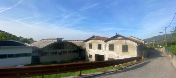 Grundstück in Erba, Italy 13000m², Nr. 66819 15