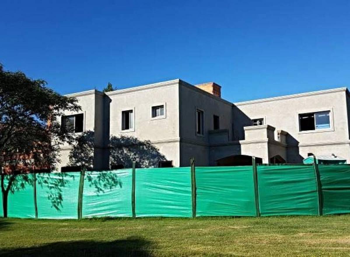 Дом с 3 спальнями в Тигре, Аргентина № 64892