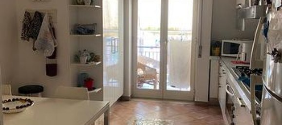 4 rooms Apartment in Naples, Italy No. 296955 3