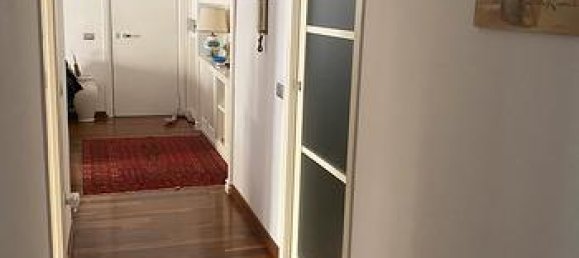 4 rooms Apartment in Naples, Italy No. 296955 2