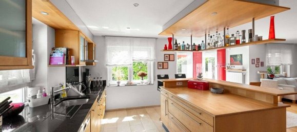 Дом с 6 комнатами в Баден-Вюртемберг, Германия № 17377 3