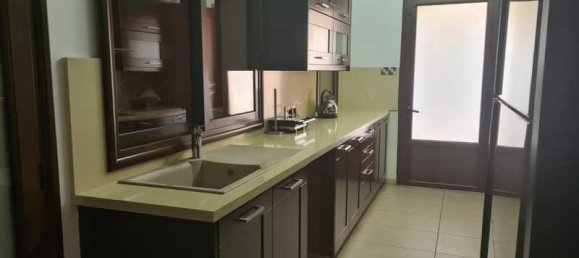 Propiedad comercial de 4 dormitorios en Aradippou, Cyprus No. 67279 8