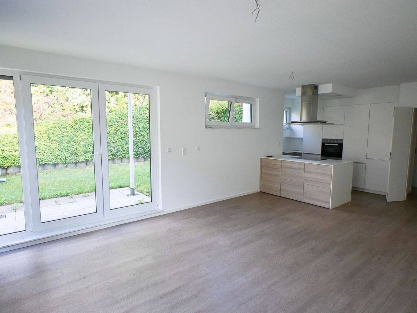 3 bedrooms Apartment in Wiesbaden, Germany No. 331448
