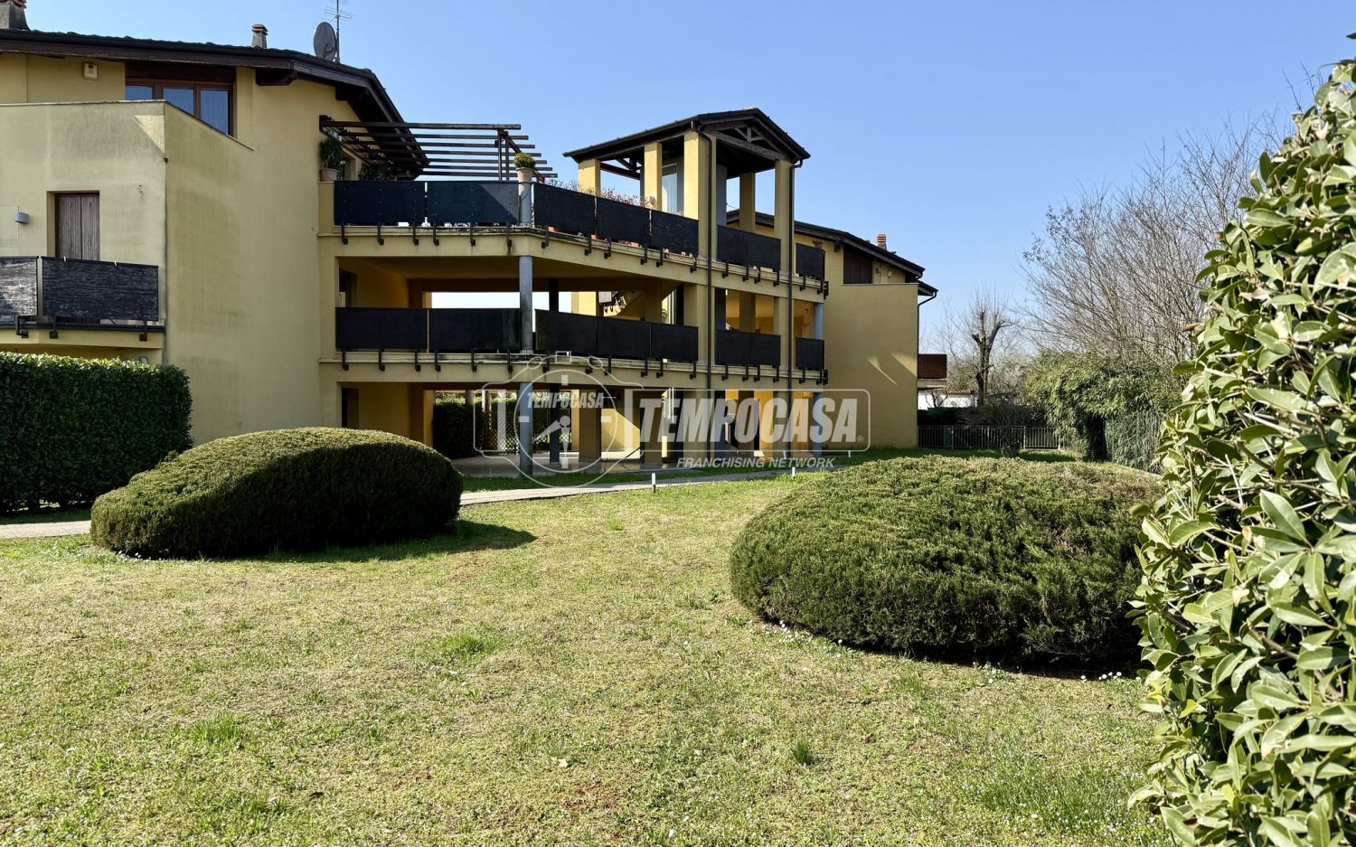 Квартира с 1 спальней в Лезмо, Италия № 197433