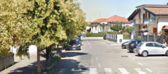 Apartamento de 3 habitaciónes en Cassano Magnago, Italy No. 5381 2